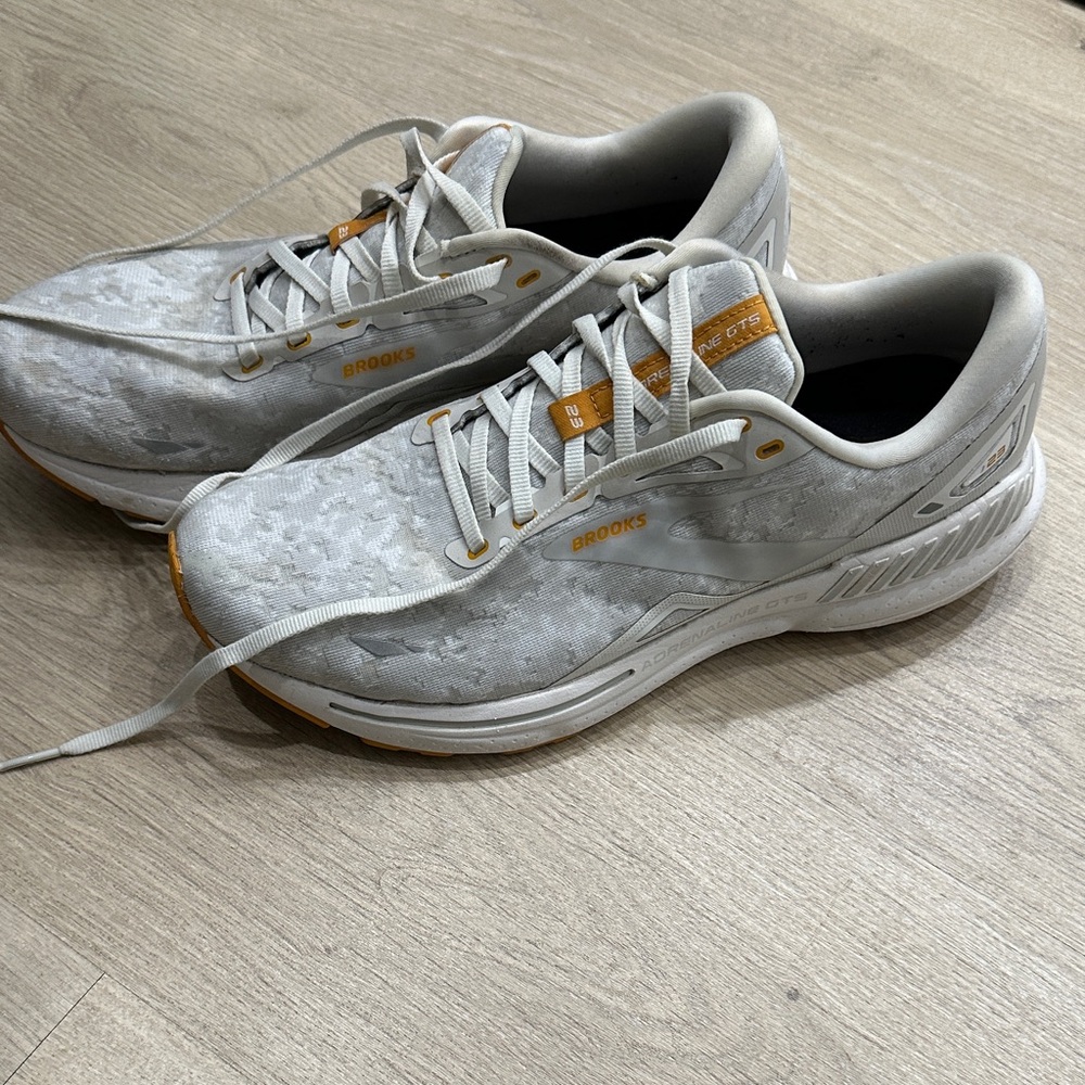 Brooks Adrenaline GTS White and Gold Men's Athletic Shoes